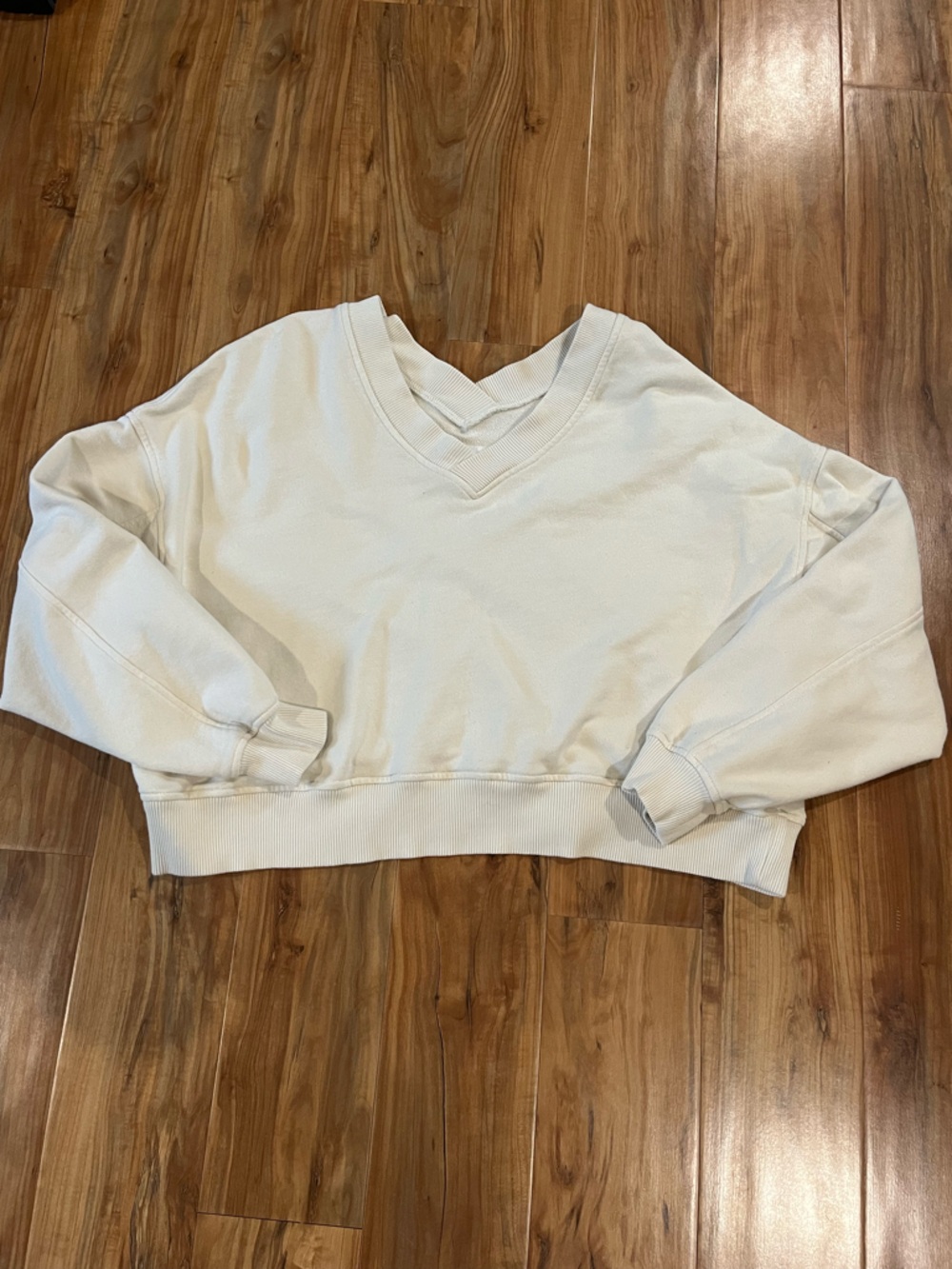 aerie V Neck Cream Crewneck Sweatshirt